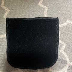 CHANELのコンパクトミラーのケースの画像