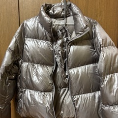 美品　ユニクロ　ウルトラライトダウン