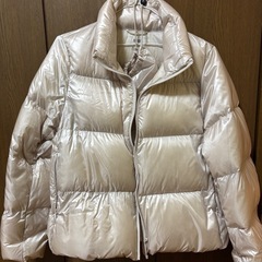 美品　ユニクロ　ウルトラライトダウン