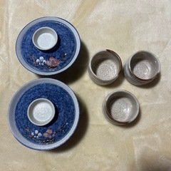 蓋付きドンブリと　　湯呑み