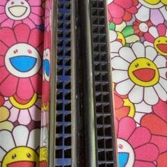 ハーモニカ　2点まとめて  TOMBO HARMONICA 24、シルバー仕上げの高品質なハーモニカ、音色が豊かで演奏性に優れています。  - モデル名: TOMBO HARMONICA 24 - 付属品: 元箱 - ブランド: TOMBO - 色: シルバーの画像