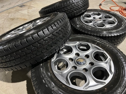 ハイエース　GEARホイールタイヤ4本