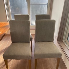 IKEA ダイニングテーブル　椅子4脚の画像
