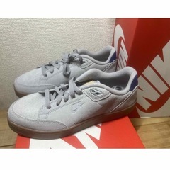 NIKE グレー スエード ローカットスニーカー