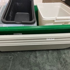 破格めだか容器に使用ガーデンタブ35L×4、30トロ舟、その他5つ