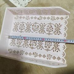 重ねる書類ラック　棚　の画像