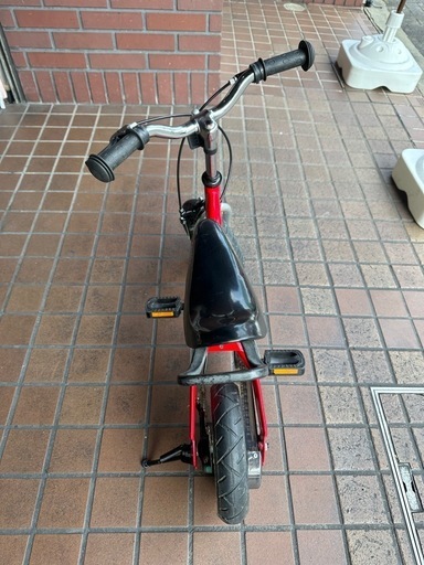 12インチ　HENSHIN BIKE　ペダル　スタンド付き　レッド