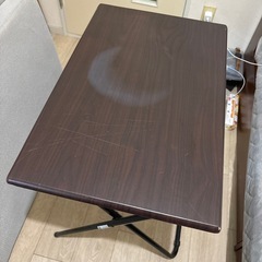 ニトリ机