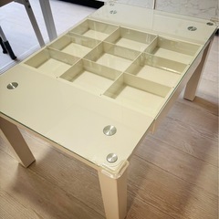 ガラステーブル