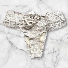 【新品未使用】エメフィール❤ショーツ レース Tバック Lサイズの画像