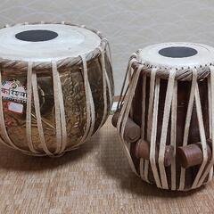 タブラとバヤンのセットの画像