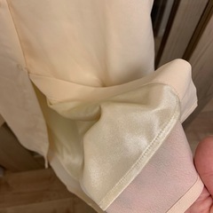 ベージュ　ワンピースの画像