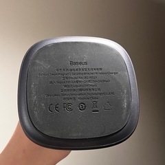 Baseusワイヤレス充電スタンド　megasafe 15Wの画像