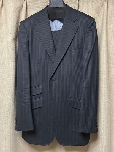 大きめサイズ DAIDOH(New Yorker) カスタムオーダースーツ② ダークグレーストライプ
