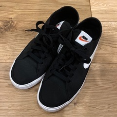 【美品】ウィメンズ25センチ  Nikeコート レガシーキャンバス