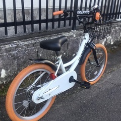 ＜美品車＞グラフィス GRAPHIS・18インチキッズ自転車・変速なし・サドル新品の画像