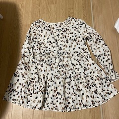 お洒落なブラウス　新品未使用