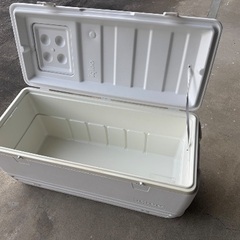 値引き【美品】イグルー　igloo クーラーボックス　142L