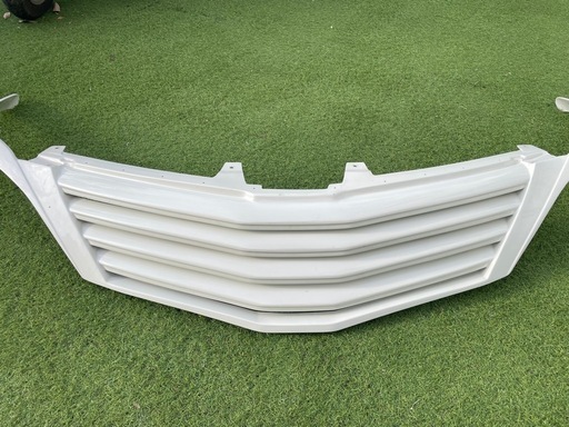 20アルファード　アイライン一体型フロントグリル