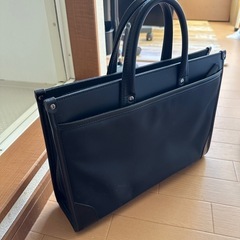 ドンキホーテのビジネスバッグ