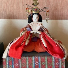 年代物の雛人形の画像