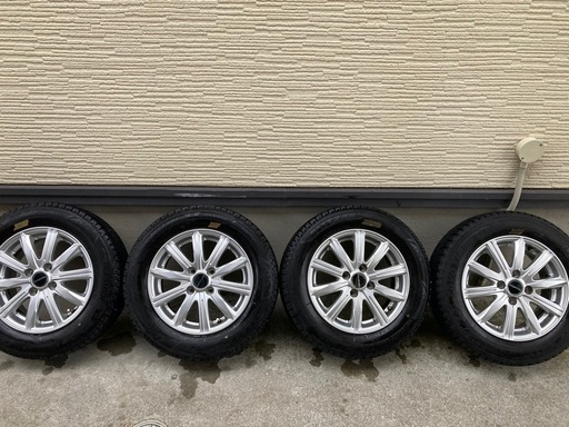 スタッドレスタイヤ　ホイール付き