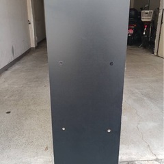 黒のカラーボックスの画像