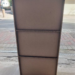 黒のカラーボックスの画像