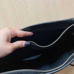 agnes b レザーハンドバッグの画像