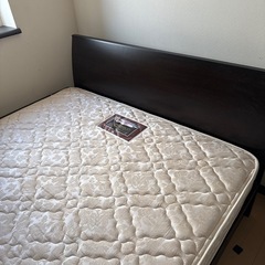 ダブルベッド 跳ねあげ収納 マットレスなしフレームのみの画像