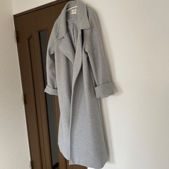 グレー　ロングコートの画像