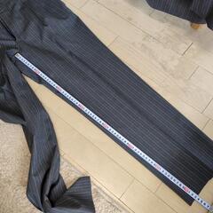 確定しました【クリーニング済】メンズ　スーツ上下①　グレーの画像