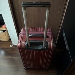 ワインレッド　スーツケースの画像