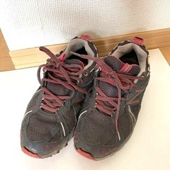 ゴアテックスNew Balance　ニューバランス　スニーカー ...