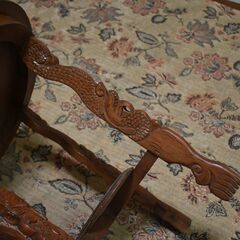 ≪zyt1868ジ≫ 木製サイドテーブル 孔雀レリーフ エスニック系 幅61cm/奥行40cm 彫刻/鳥/アジアン/花台/置台/飾台/中古家具/宮城県仙台市 70111-13の画像