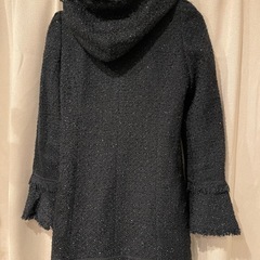 フード付きショートコートの画像
