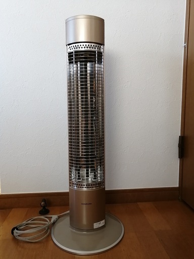 コイズミ 遠赤電気ストーブ　KSS-0822 2022年製