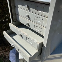 シャッター金庫の画像