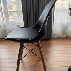 【美品】黒ダイニングチェア4脚セット 4点 木脚 ブラックの画像