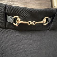 ブラック Mサイズ スカート 装飾バックル付きの画像
