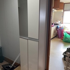 鏡付き靴箱の画像