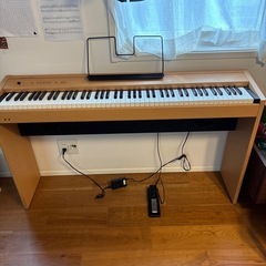電子ピアノ　Roland