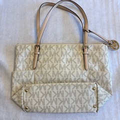 Michael Kors MKロゴトートバッグ ベージュの画像