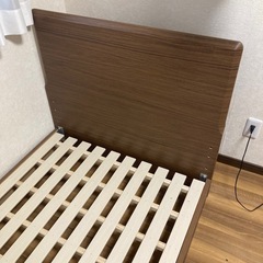 シングルベッドフレーム