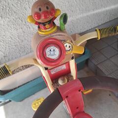 アンパンマン三輪車の画像