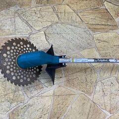 616 充電式草刈機 makita マキタ MUR182UDRF 18V バッテリ×1・充電器 中古品の画像