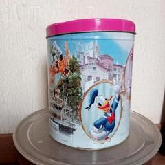ディズニーのケーキ 缶　平成15年8月のシールありの画像