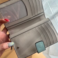 kate spade 二つ折り 財布の画像