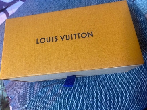 Lui Vuitton sunglasses 