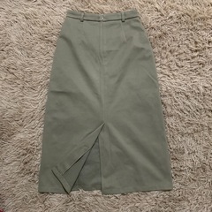 グリーン スリット入り タイトスカートの画像